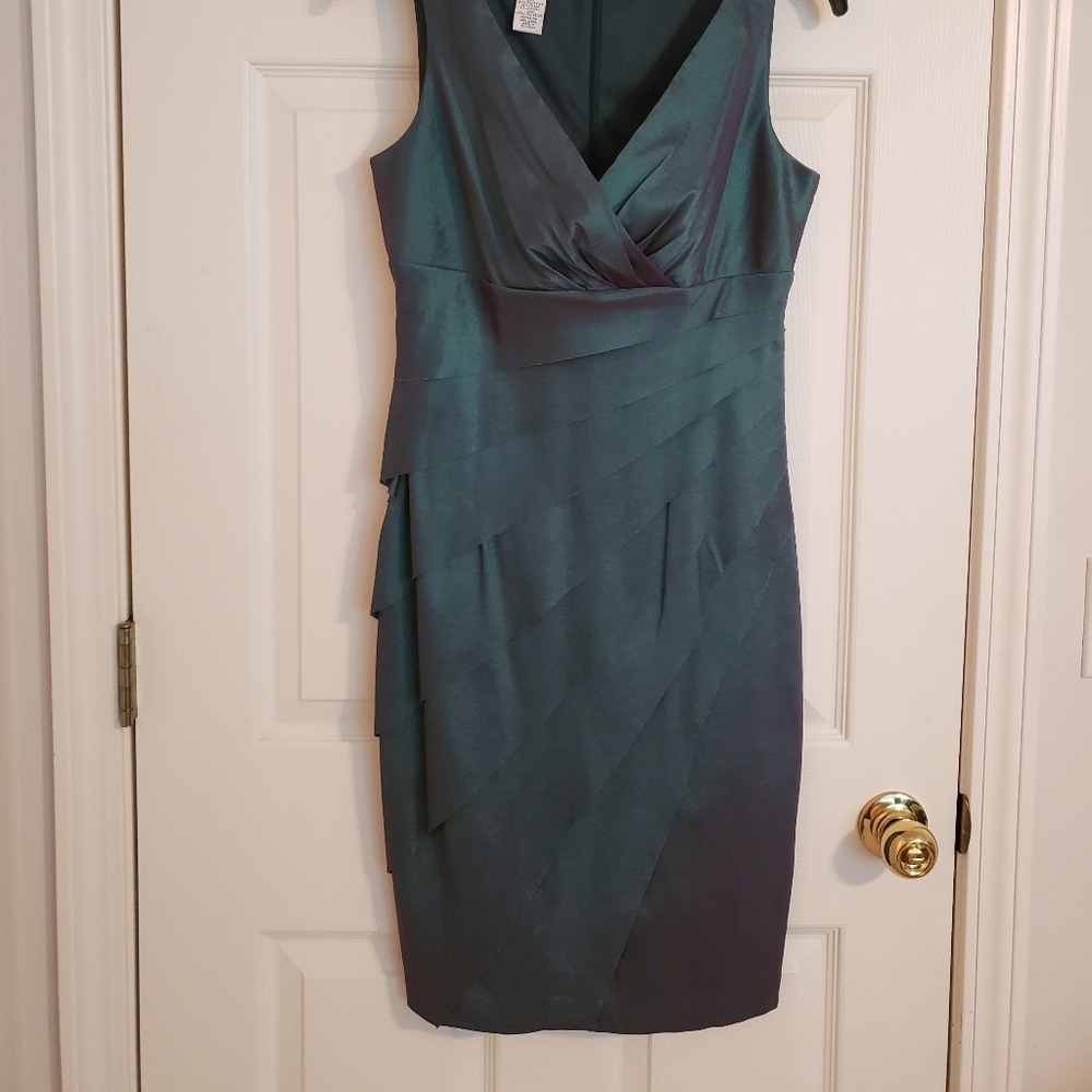 Formal Dress with Side Ruching - Chic, Tailored, Fashionista, Luxury - Picture 2 of 5